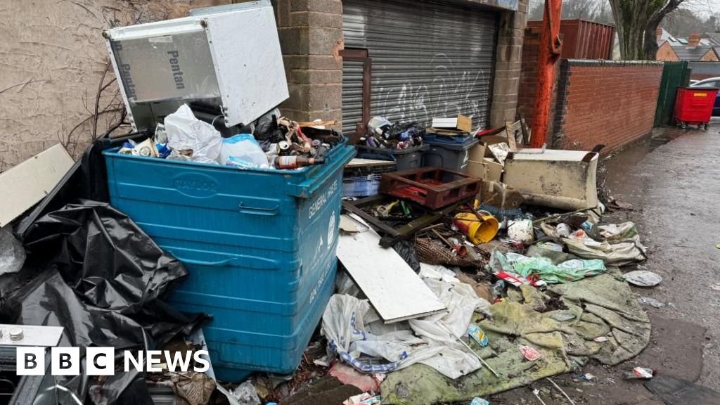 Police-style powers to tackle fly-tippers being considered